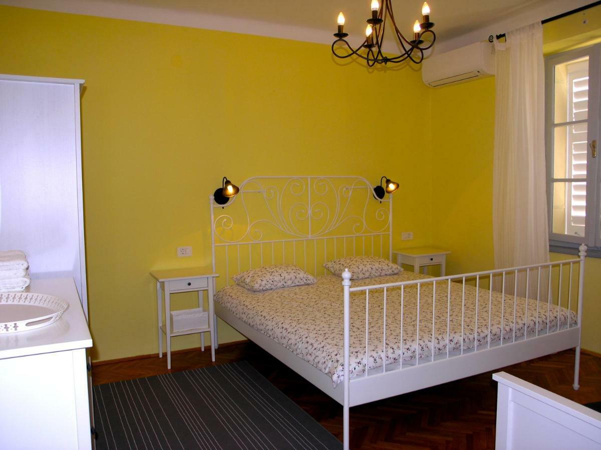 Holiday Home Lija Center Rab Town Ngoại thất bức ảnh